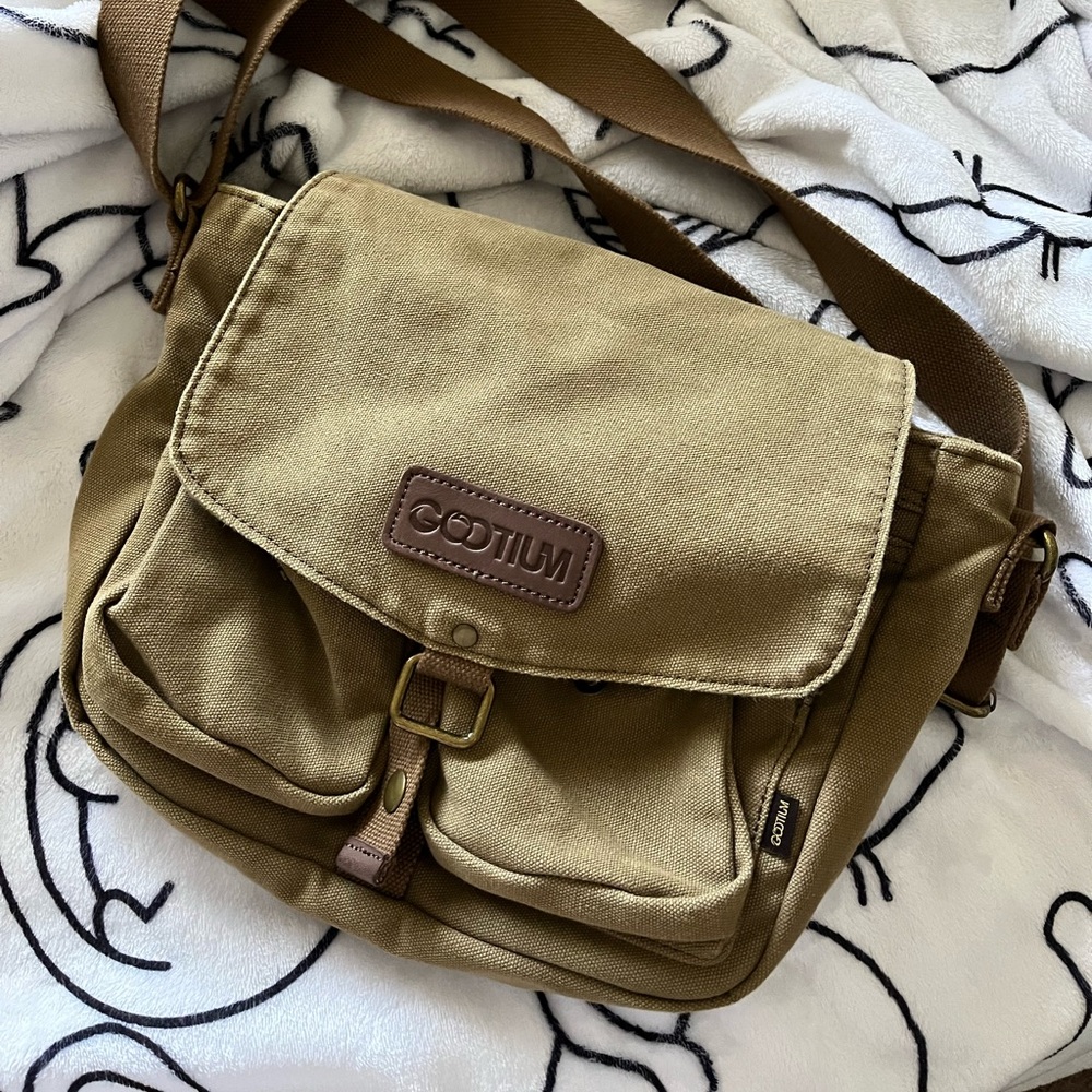 Gootium Canvas Messenger Bag